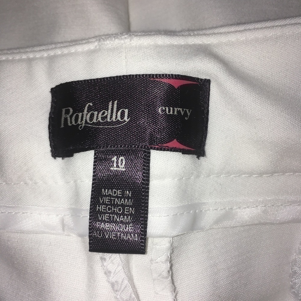 3/$21 Rafaella White Curvy Capris - Picture 6 of 7